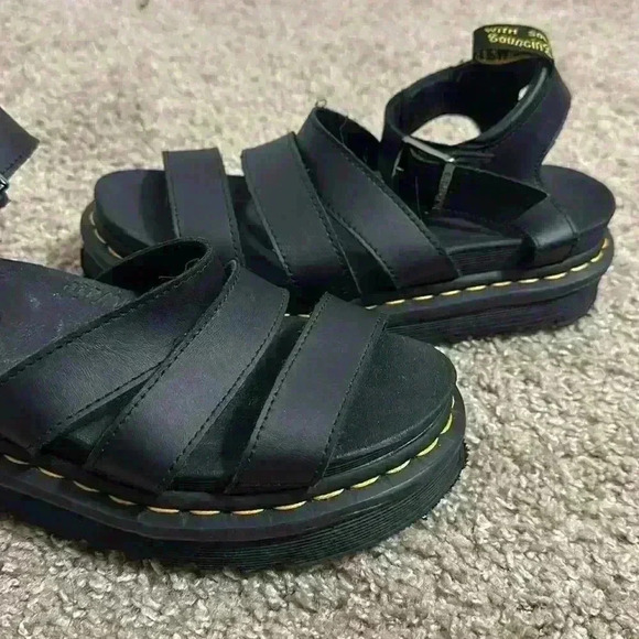 Dr. Martens - Picture 5 of 9